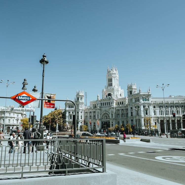 guia de turismo brasileiro em madrid espanha
