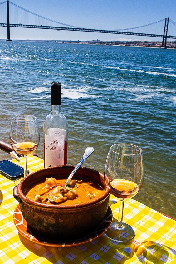 comida a beira rio tejo