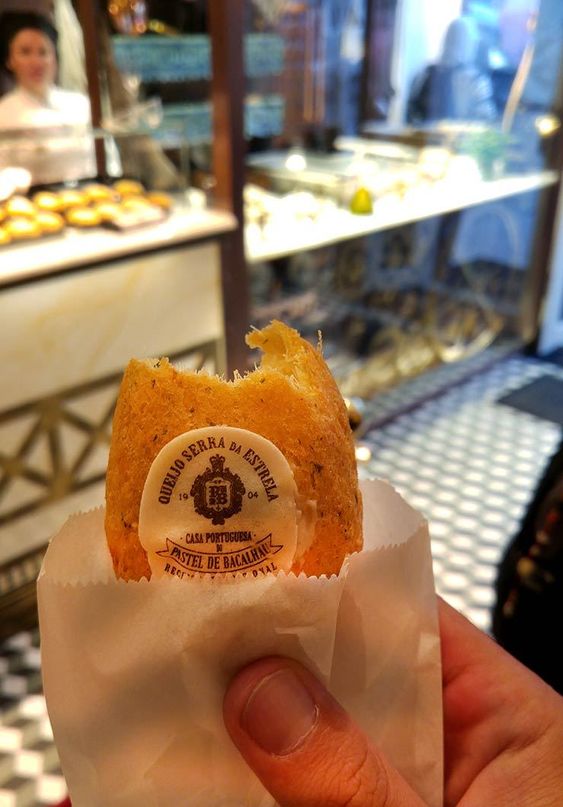pastel de bacalhau